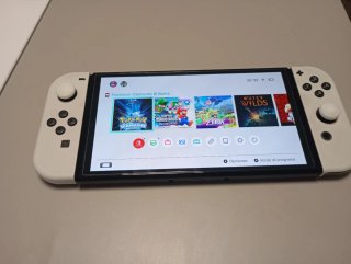 Nintendo Switch OLED Blanca y Negra