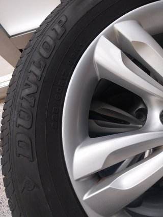 Neumáticos Dunlop con llanta de aluminio 5 radios