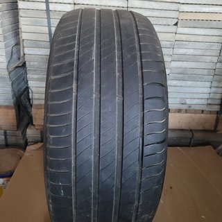 Neumático 235/45 R17 94Y