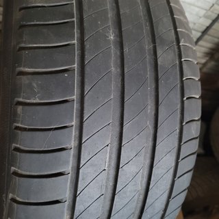 Neumático 235/45 R17 94Y