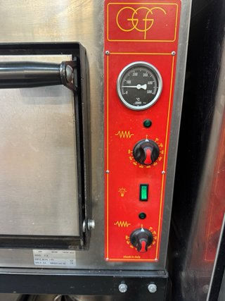 Horno Pizza Italiano GGF, incluye mesa.