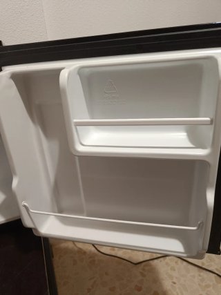 Nevera pequeña/minibar Corberó (Sólo 1 uso).