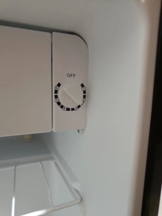 Nevera pequeña/minibar Corberó (Sólo 1 uso).