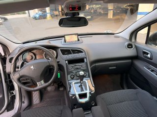 7PLAZAS CAMBIO AUTOMÁTICO SEMI NUEVA