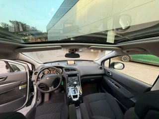 7PLAZAS CAMBIO AUTOMÁTICO SEMI NUEVA