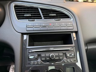 7PLAZAS CAMBIO AUTOMÁTICO SEMI NUEVA