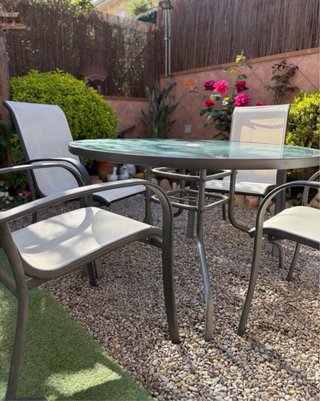 Mesa de jardín redonda + 4 sillas