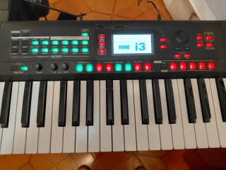 Teclado Sintetizador  KORG  i3.