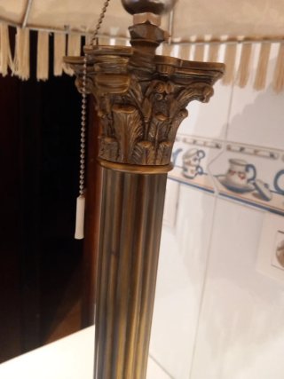 Lámpara de mesa bronce imperio antigua