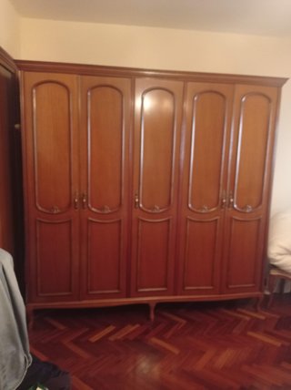 Armario antiguo de madera para matrimonio
