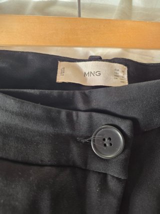 Pantalón negro Mango Talla 38