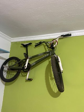 Bicicleta BMX Verde