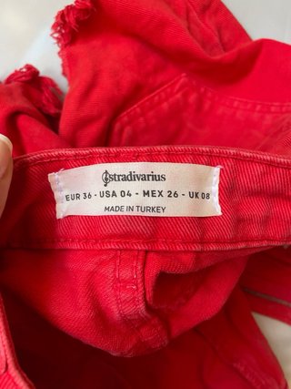 Shorts Rojos Deshilachados
