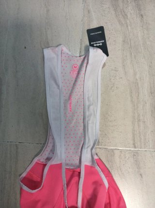 Mono de ciclismo rosa