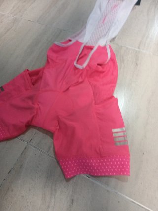 Mono de ciclismo rosa