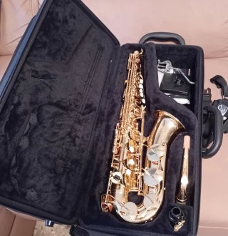Saxo Alto Yamaha YAS-280 Lacado