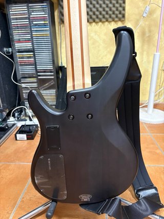 Bajo Yamaha TRBX505 Negro 5 Cuerdas