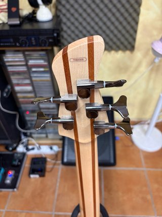 Bajo Yamaha TRBX505 Negro 5 Cuerdas