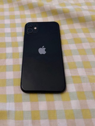 iPhone 11 128 GB + Fundas + Cargador original