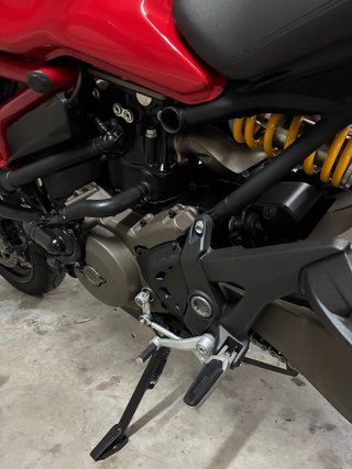Ducati Monster 821 Stripe Roja