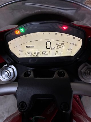 Ducati Monster 821 Stripe Roja