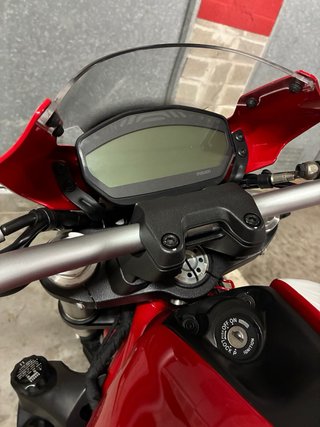 Ducati Monster 821 Stripe Roja