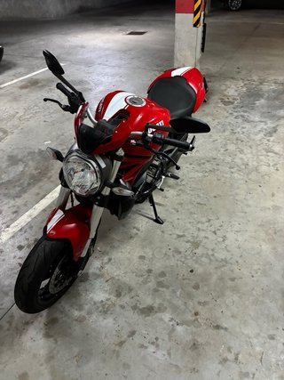 Ducati Monster 821 Stripe Roja