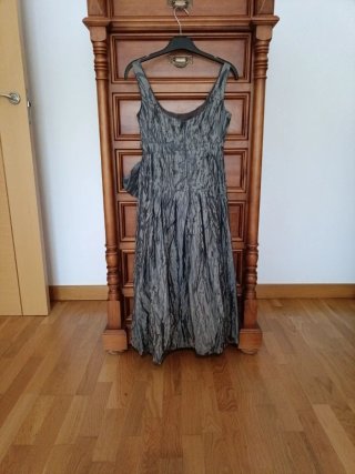 Vestido de fiesta gris