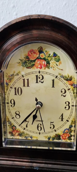 Reloj de sobremesa estilo vintage