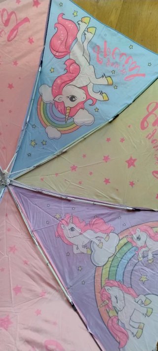 Paraguas infantil unicornios y arcoíris