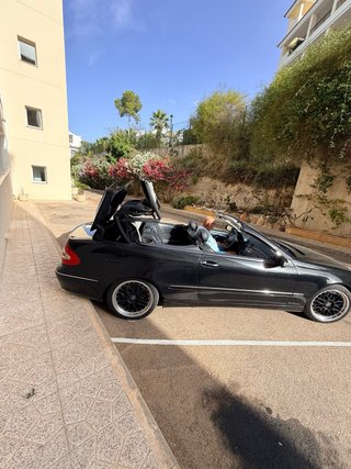 Mercedes-Benz  CLK 2005