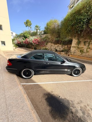 Mercedes-Benz  CLK 2005