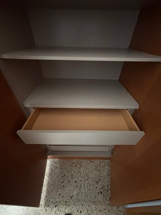 Armario de dos puertas madera