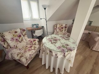 2 Sillones y mesa floral