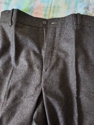 Traje de hombre gris.Pura lana virgen.