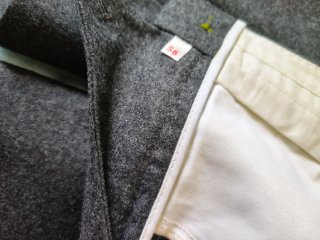 Traje de hombre gris.Pura lana virgen.