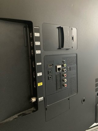 TV Samsung 46” Negra y Plateada
