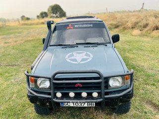 Mitsubishi Montero descapotable