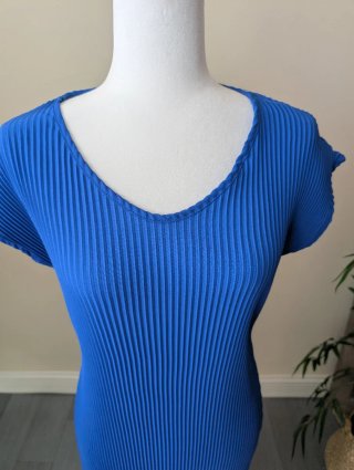 Vestido largo azul klein plisado