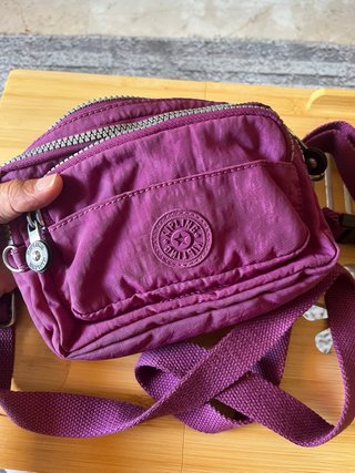 Bolso bandolera/riñonera Kipling morado