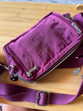 Bolso bandolera/riñonera Kipling morado