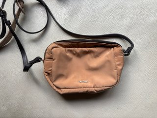 2 Bolsos Beige y Rosa