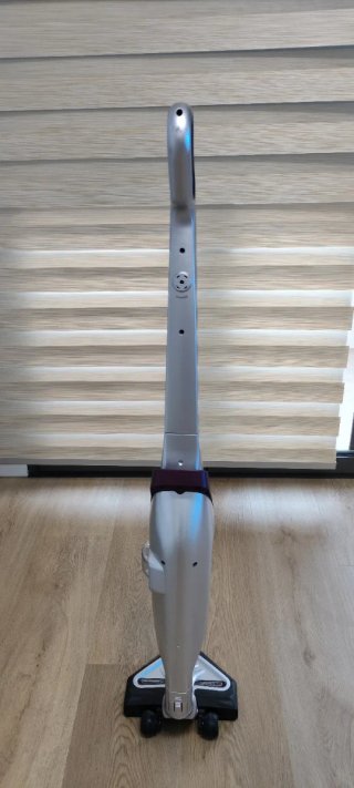 ROWENTA ASPIRADORA ESCOBA ELÉCTRICA 25.2 V