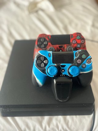 PS4 (PlayStation 4) 2 Mandos + base + 7 juegos