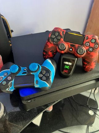 PS4 (PlayStation 4) 2 Mandos + base + 7 juegos