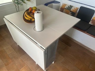 Mesa extensible con 4 sillas