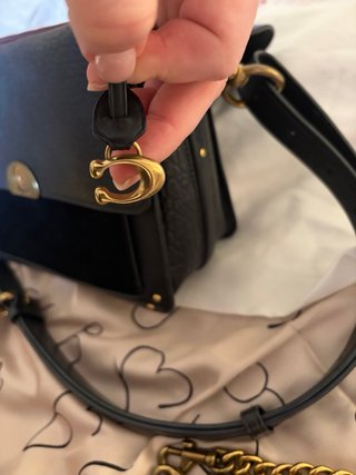 Bolso Coach Piel Negro y Dorado