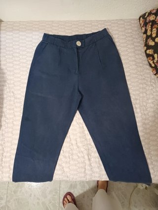Pantalón azul marino talla 40