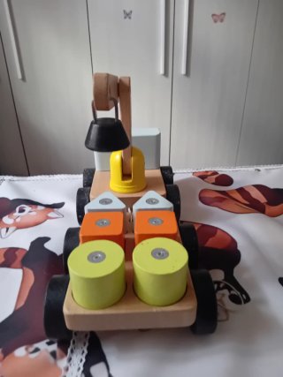 Camion gru in legno con blocchi colorati Ikea