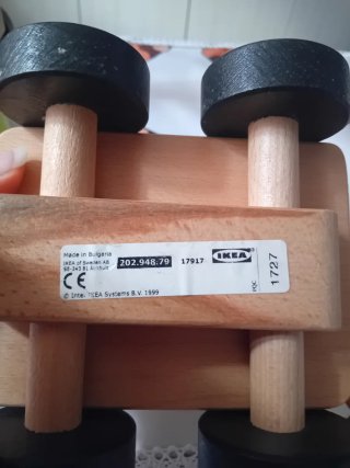 Camion gru in legno con blocchi colorati Ikea